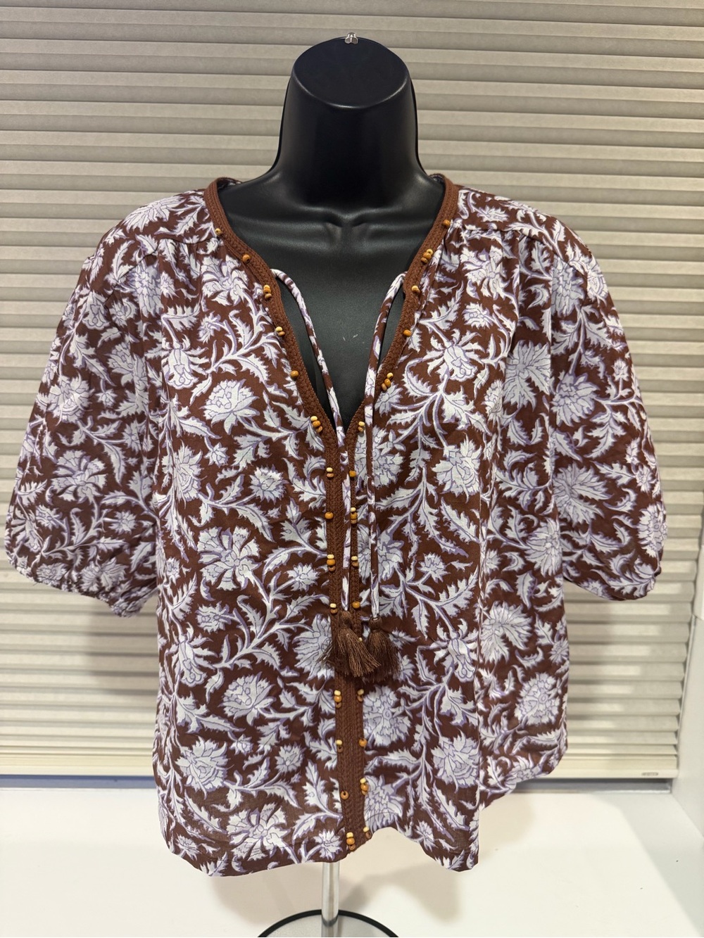 Old Navy Brown and White Floral Peasant Blouse with Tassel Tie Women’s M